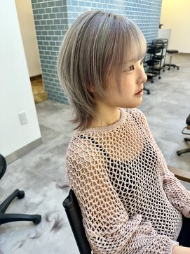 フェーディン(fa/din) シルバーベージュ×アクセントピンク×ウルフボブ