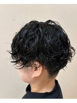 シャンプーボーイ 刈り上げ女子