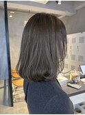 ミディアムボブカーキグレージュカラーワンカラー