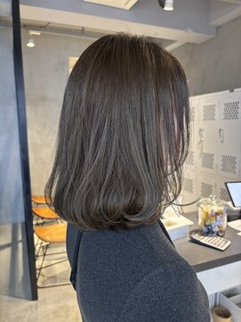 エリマ 調布(elima) ミディアムボブカーキグレージュカラーワンカラー