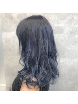 キャラ シャローネ 池袋(Chara Chalone) 深めのブルージュカラー/青系カラー【岸雄一】