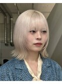 ホワイトブロンド/ハイトーンボブ