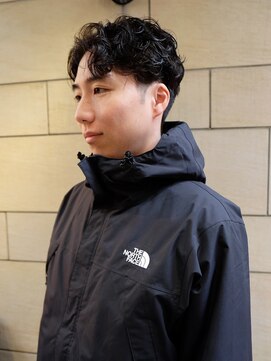 センターパート × フェザーパーマ風  × 無造作パーマ