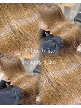 オリーブベージュ