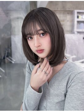 フィヴェント(Fivent) 黒髪韓国小顔レイヤーイメチェン暗めオリーブグレークラゲヘアー