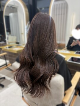 アイドットプラス 札幌大通り(i.+ODORI) 柔らかブラウンベージュナチュラルレイヤーロングヘア