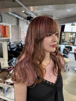 モモ(momo)&nbsp;ハイトーンインナーカラーイヤリングカラーピンクベージュ原宿