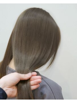 イルヘアーデザイン(ill) 超音波アイロングローバルミルボントリートメント