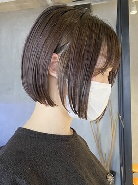 エリマ 調布(elima) ショートボブ ミニボブ 切りっぱなし イルミナカラー 前髪あり