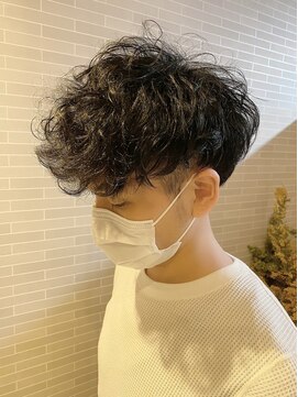 ミスグランディーヴィラス(Miss Grandee VILLAS) スーツ短髪ツーブロック束感モテるパーマ