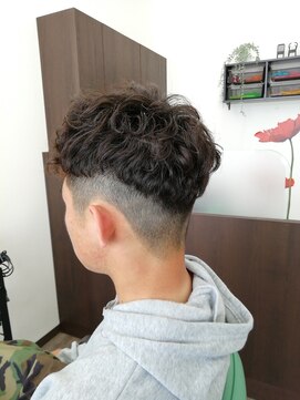 ハチガレージ(8GARAGE) メンズパーマ