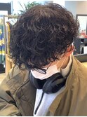 波巻きスパイラルパーマメンズマッシュツーブロックメンズパーマ