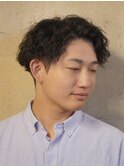 センターパートツイストスパイラルパーマ刈り上げメンズパーマ
