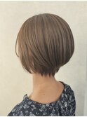 後ろのラインがきれいなショートヘア