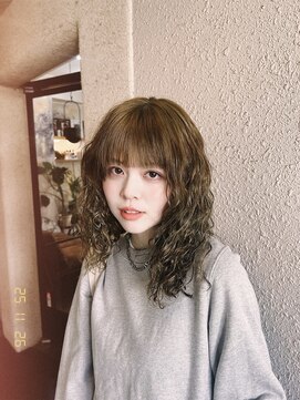 ジェクイン(dekujin) 肌の透明感が増す！オリーブカラー