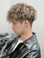 スラッシュ(SLASH)&nbsp;ツイストパーマ/短髪/ホワイトメッシュ/スキンフェード/姫路