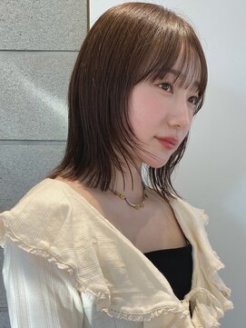 リンネテラス(Lin'ne terrace) お顔周りカット/タイトなレイヤーボブと透明感ベージュカラー