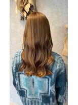 パーミル ヘア クマモト(permille ‰ hair Kumamoto)&nbsp;ミルクティーベージュ×巻き髪