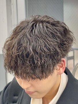 オーバル ジングウマエ(OVARL jingumae) 縦落ちパーマツイストスパイラルシャドウパーマ