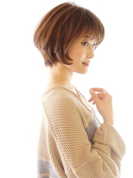 レウナ 外苑前(Reuna) 30代40代に人気シルエットが綺麗に見えるショートボブ