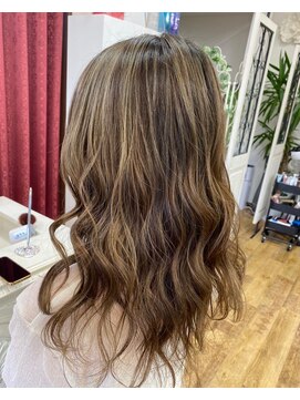 リリー ヘアーアンドビューティー(Lily) ハイライトカラー