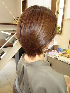 コアフィールフィス(COIFFURE fils) 《見附　今町》伸ばしかけショート　M3Dアッシュカラー
