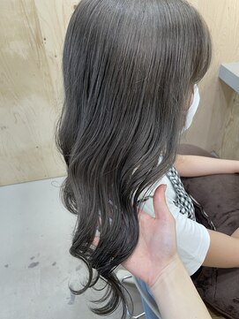 ワンバイワン(One×One) グレージュカラー