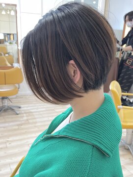 モリオ フロム ロンドン 成増店 【morio成増／米村】前下がりショートボブ