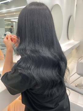 アールプラス 新宿(ar+) ブルーブラックカラー