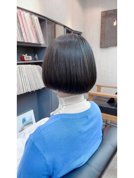 オト(oto) 上品さと洗練を叶える 大人のコンパクトボブ 白髪染め