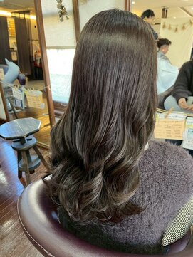 美容室 メザミー MESAMIES 黒髪暗髪艶髪韓国ウェーブ美シルエットロング20代30代