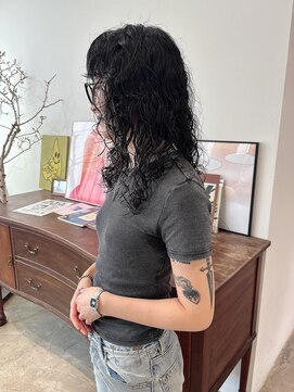 ヘアーアイストゥーレ(HAIR ICI TRE) レイヤースパイラルパーマ黒髪パーマくるくるパーマ前髪パーマ