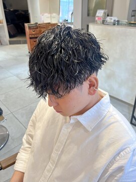 キャンバス バイ ネオリーブ 横浜西口(Canvas by neo.) メンズパーマ ツイストスパイラルパーマ 縦落ちパーマ 横浜