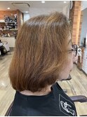 ミディアムヘア　前上がりグラデーションボブ