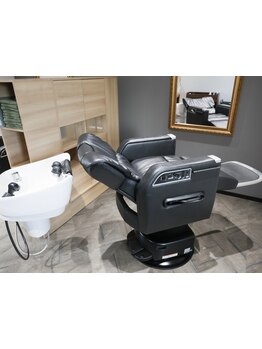 経験豊富なスタイリスト×マンツーマン施術◇眉、フェイシャルケア等の身だしなみも整うバーバー