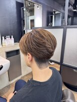 クロムトウキョウ ザ バーバー 新宿本店(CHROM TOKYO the Barber)&nbsp;ナチュラルセンターパート/ツーブロ/メンズ