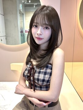 グロー 大宮(GLROW) 顔まわりカット レイヤーカット オリーブベージュ