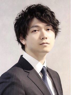 コンフィデンス メンズヘアー(confidence MEN'S HAIR) スーツ×スパイラルパーマ モテ髪男子 confidence -MEN'S HAIR-