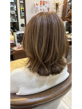 ヴィアンカ(Vianca) 白髪ぼかしハイライト×ハニーベージュ