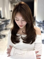ユーフォリア 池袋東口駅前店(Euphoria) 前髪から流れる.厚みあるレイヤーカット/ヘーゼルブラウン