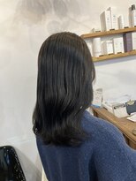 レイリー(LAiLy)&nbsp;透明感　暗髪　切りっぱなし　ミディアム
