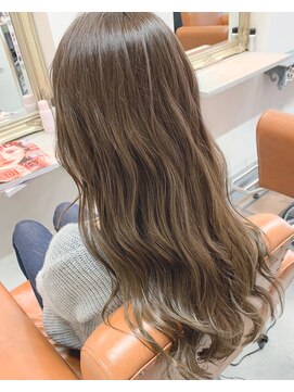 アン ヘア デザイン(un hair design) 【　un　】アッシュベージュ×ロング×イルミナカラー