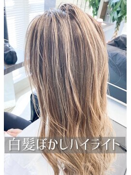 ハイライトカラー ベージュ デザインカラー イメチェン 長め前髪 L スタートーキョーバイケーツー 渋谷 Star Tokyo By K Two のヘアカタログ ホットペッパービューティー
