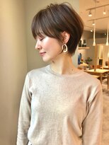 ビュー フクオカ(VIEW FUKUOKA)&nbsp;大人かわいい美髪ホワイトグレージュ ネビージュショートボブ