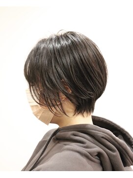 ウィスカーヘアー(whisker hair) レイヤーショートボブ　レイヤースタイル