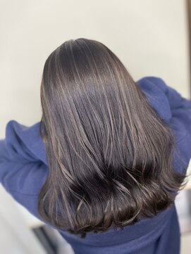 アイズ 本厚木(AIZU) 白髪ぼかしコントラストハイライト