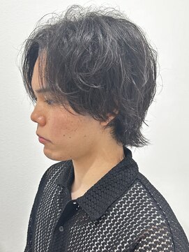 ヒュイル バイ ニアウ(Hwyl by Niau) メンズマッシュパーマニュアンスパーマスパイラルパーマ刈り上げ