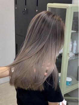 エッセンザ 梅田(ESSENZA)の写真/立体感を出すハイライト・バレイヤージュ・インナーカラーが人気☆透明感のある艶カラーで最旬Styleに！
