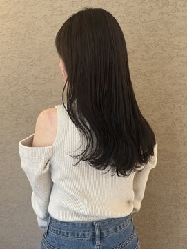 ビファインべクス(Befine becs) 軽めの質感のロングスタイル。地毛に近い透明感暗髪