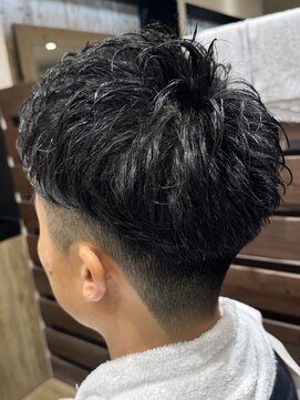 ヨシザワインク プレミアム 横浜 桜木町店(YOSHIZAWA Inc. PREMIUM) メンズ黒髪アップバングくせ毛流れアイロンパーマ/ツーブロック